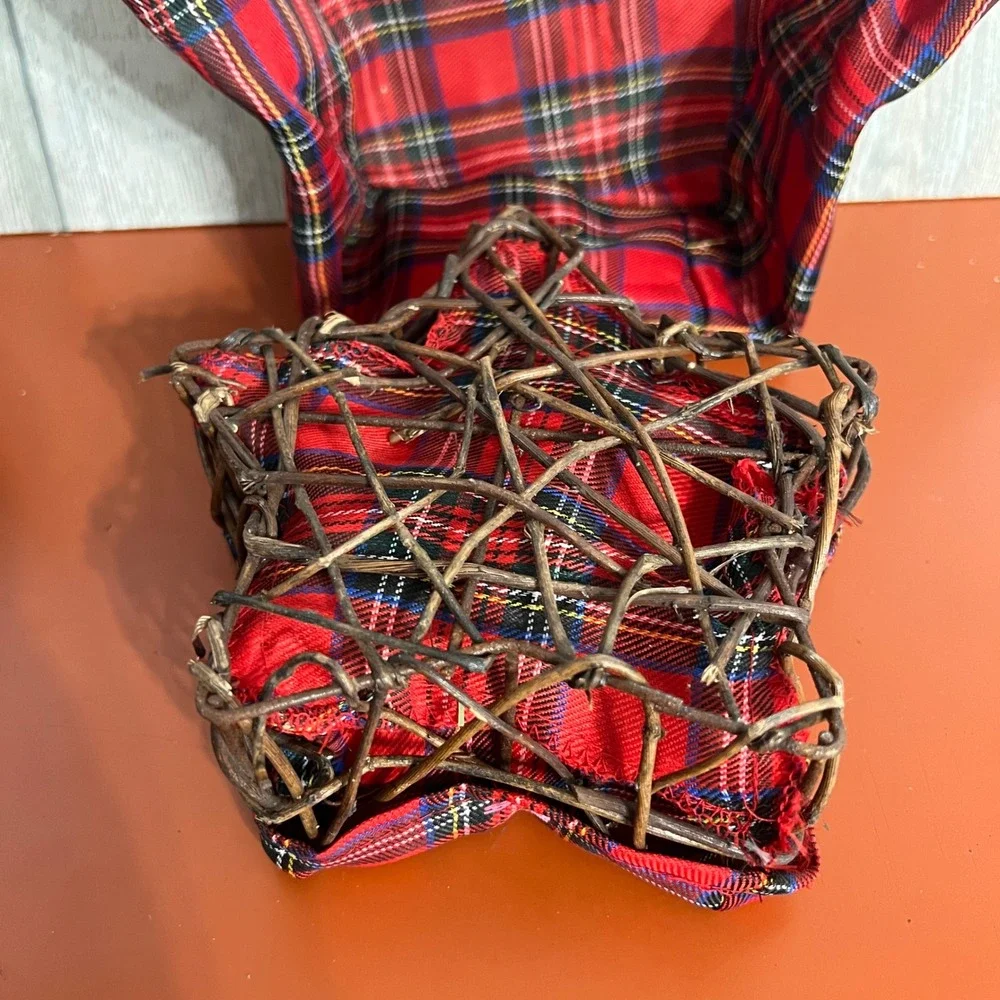 Vintage Star Shaped‎ Grapevine Nesting Baskets Set of 2 Red Plaid Lining Holiday